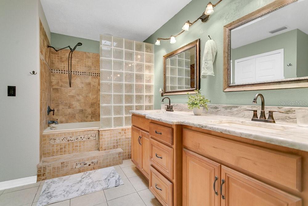 Image 12 of 30 For 13804 Valleybrooke Lane