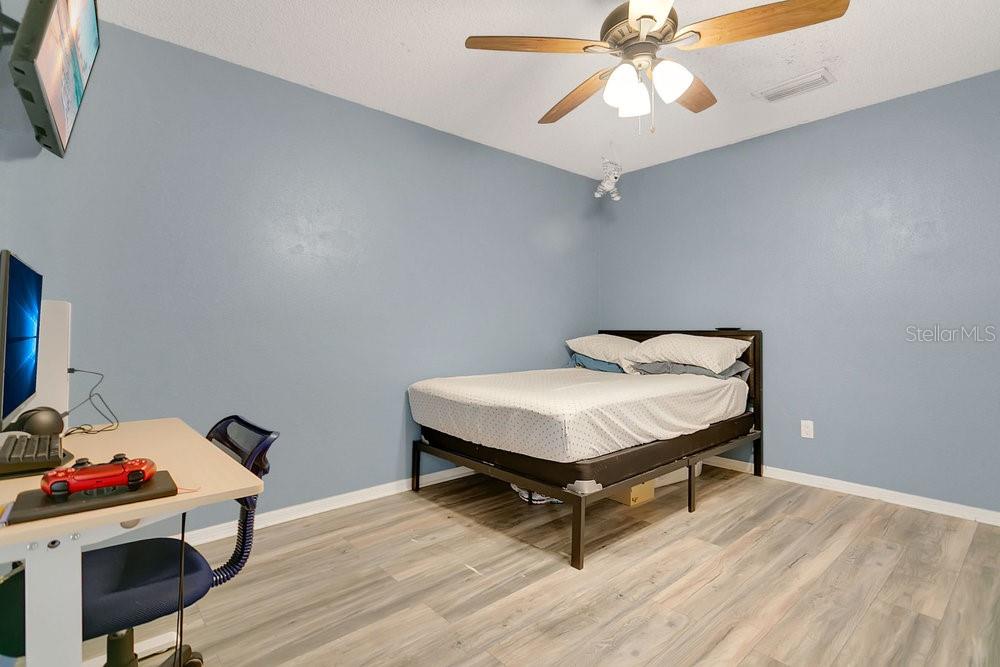 Image 15 of 30 For 13804 Valleybrooke Lane