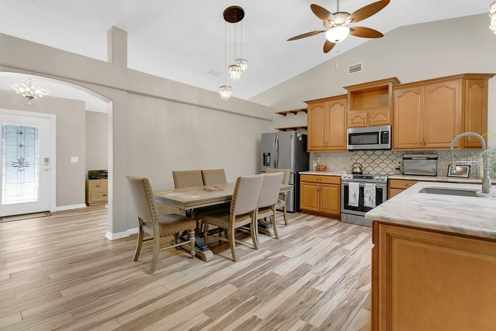Image 4 of 30 For 13804 Valleybrooke Lane