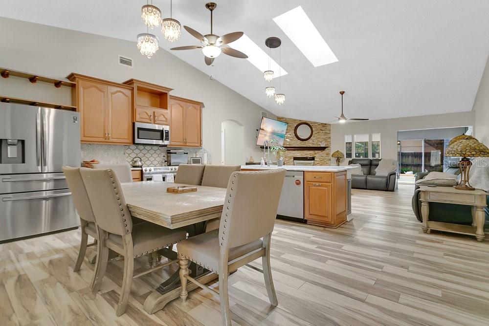 Image 6 of 30 For 13804 Valleybrooke Lane