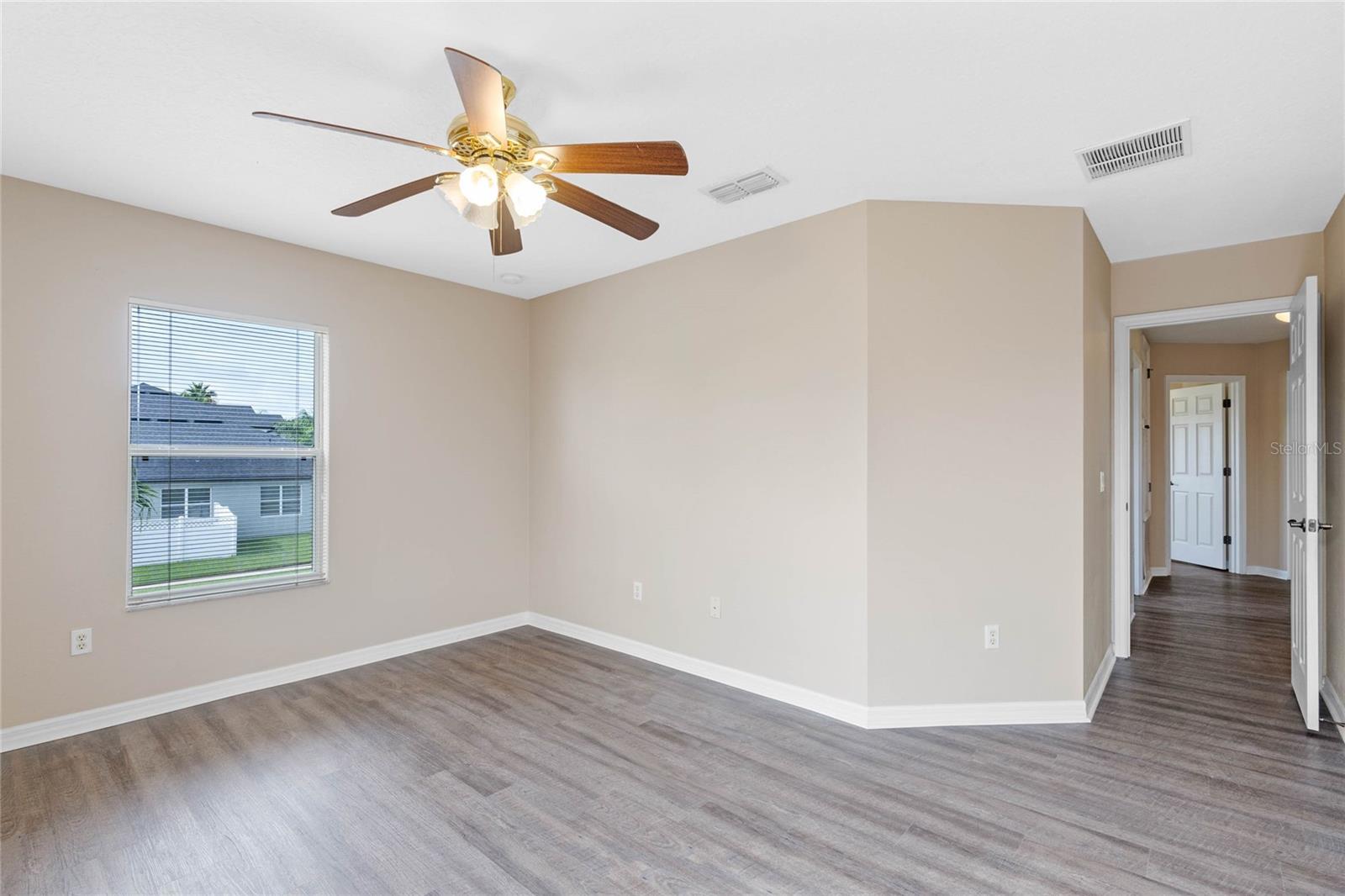 Image 20 of 38 For 14281 Lagoon Cove Lane