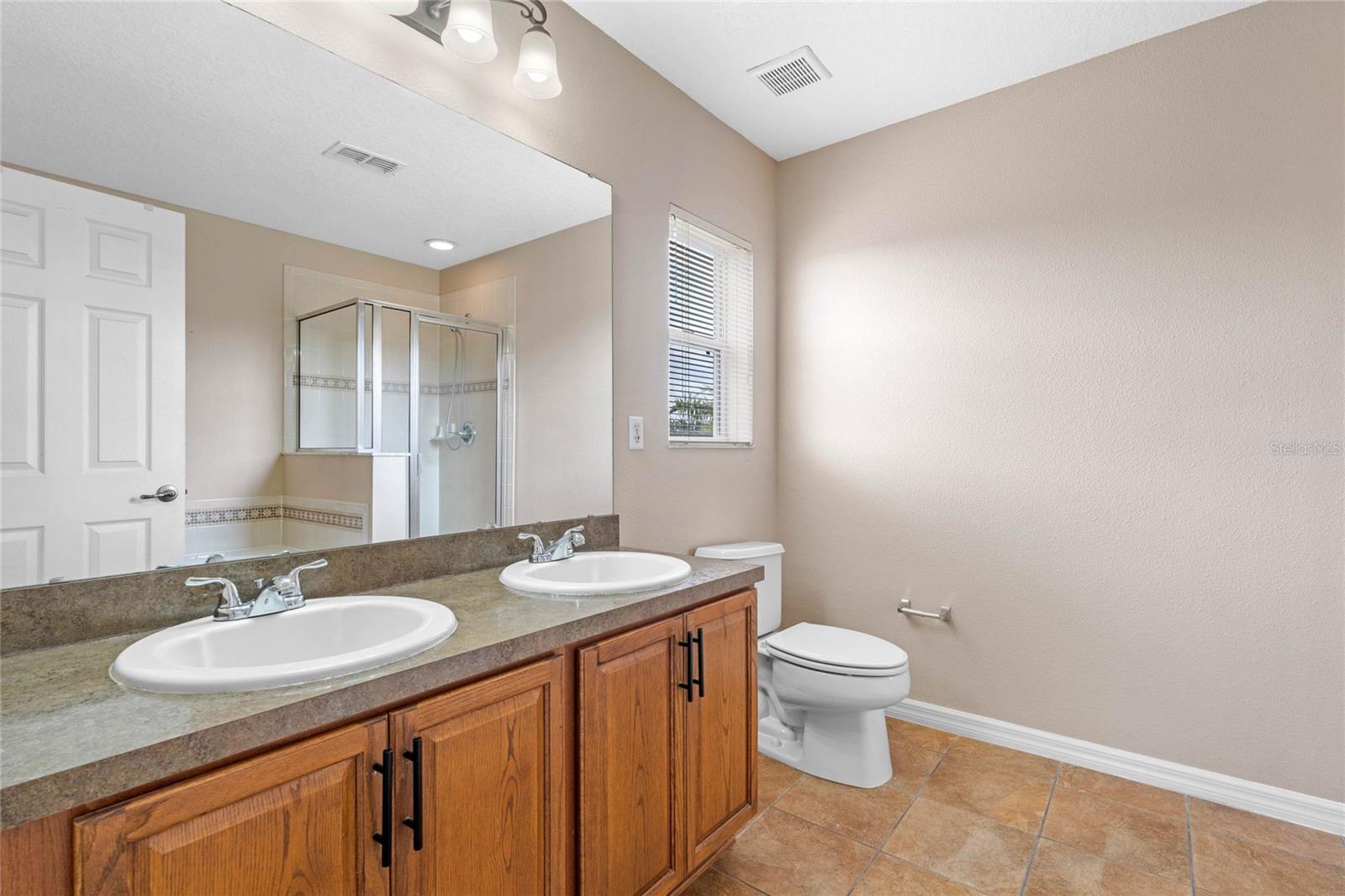 Image 31 of 38 For 14281 Lagoon Cove Lane
