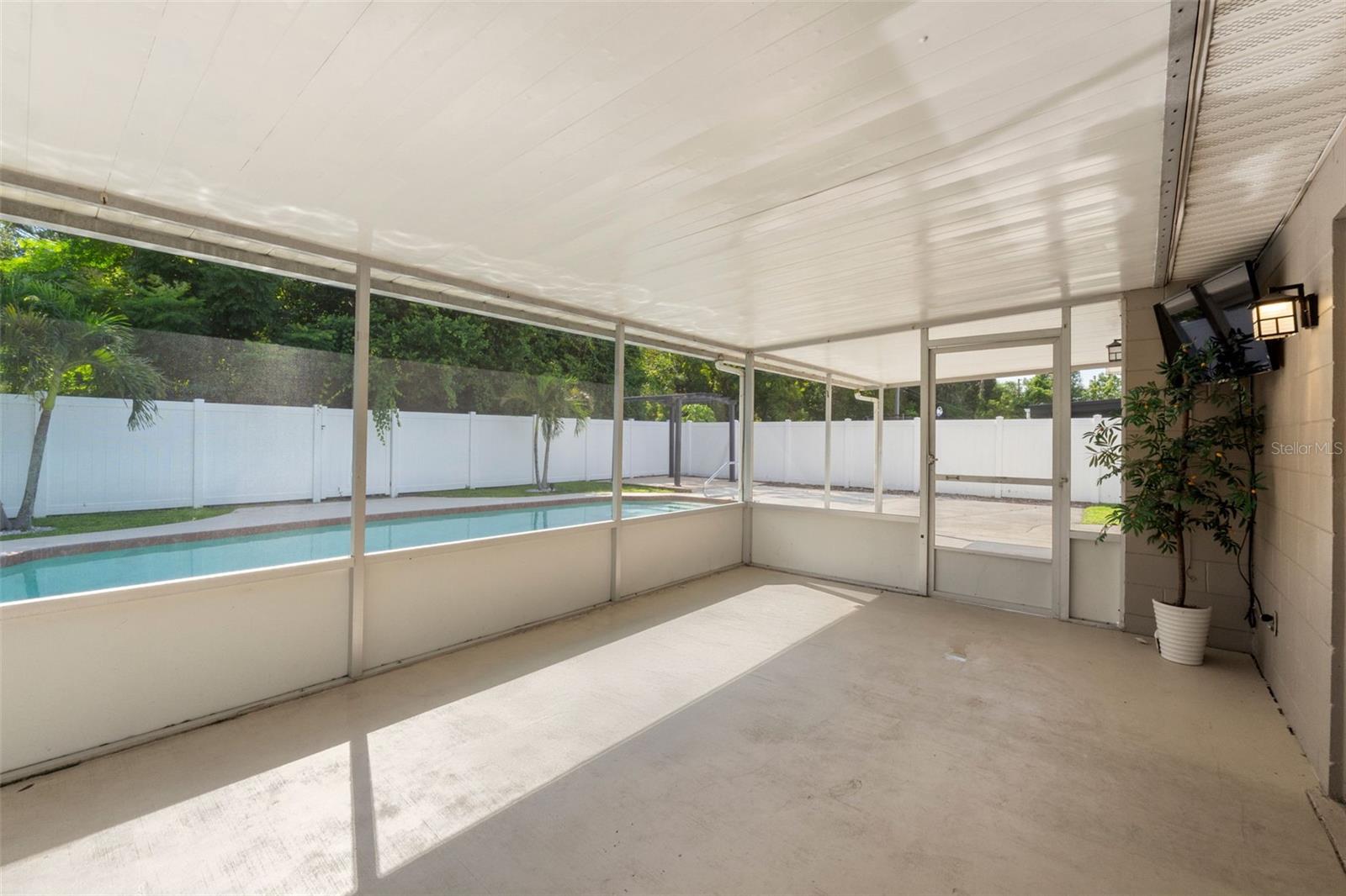 Image 17 of 22 For 859 Okaloosa Avenue