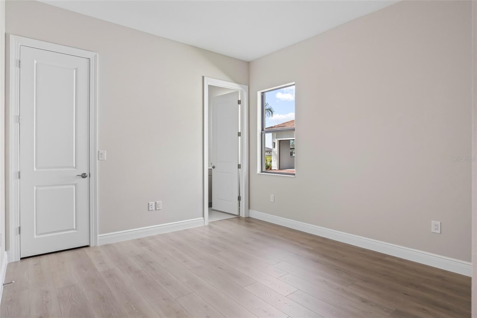 Image 18 of 40 For 4555 Cedron Court
