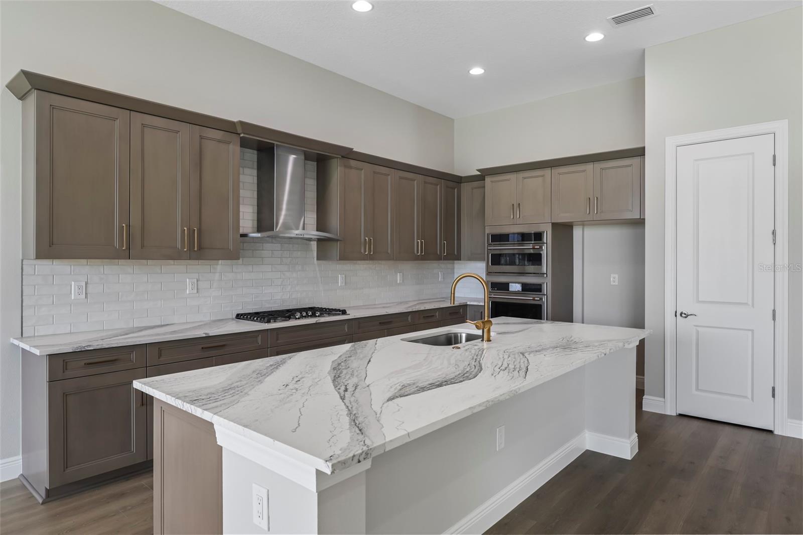 Image 4 of 40 For 4555 Cedron Court