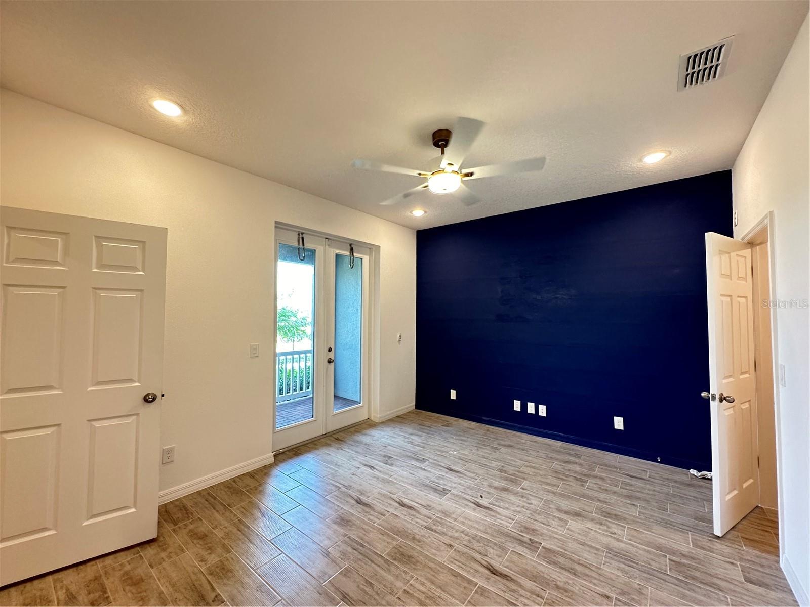 Image 7 of 34 For 7399 Mezzano Lane