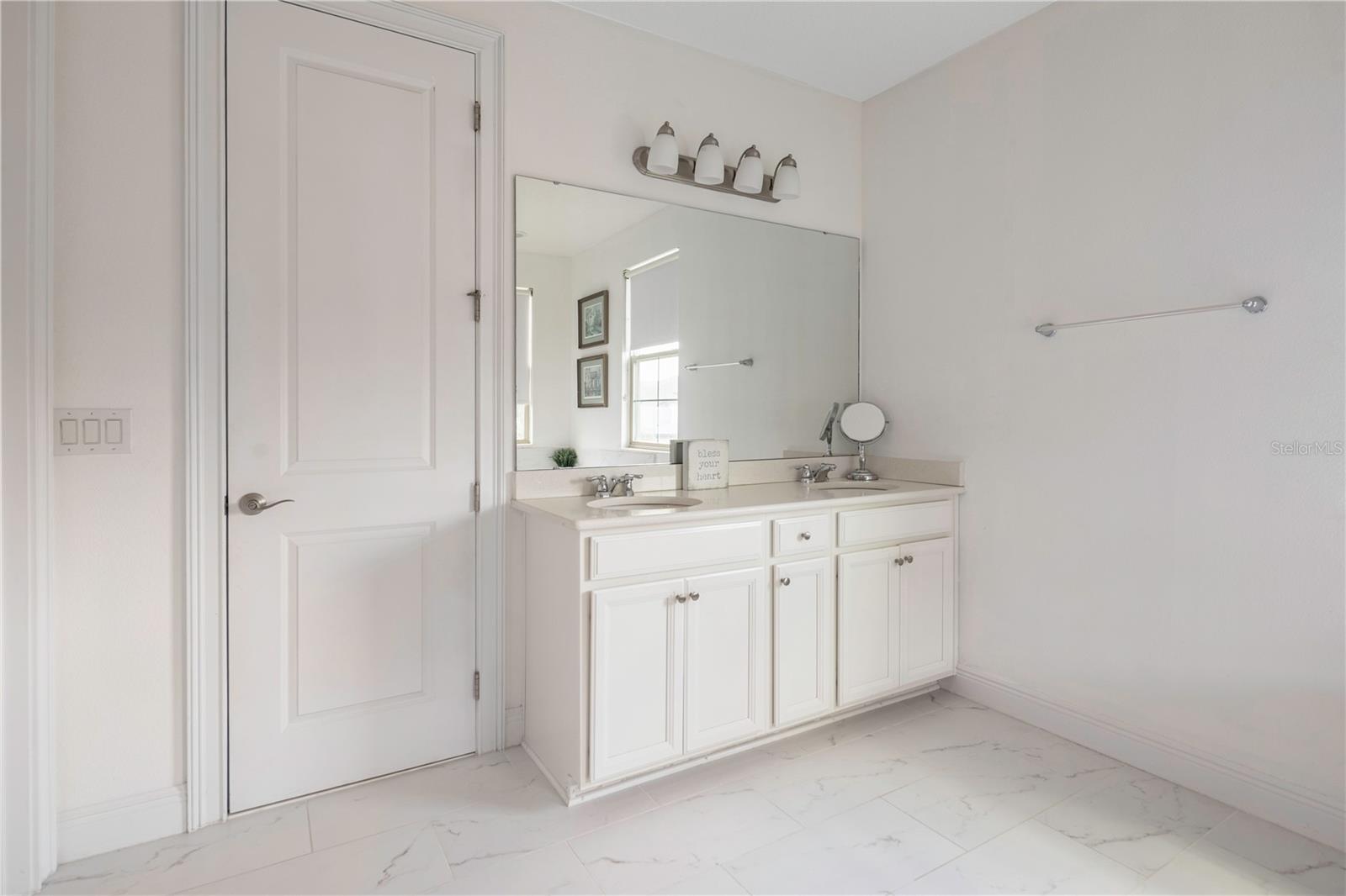 Image 71 of 100 For 8419 Karwick Street