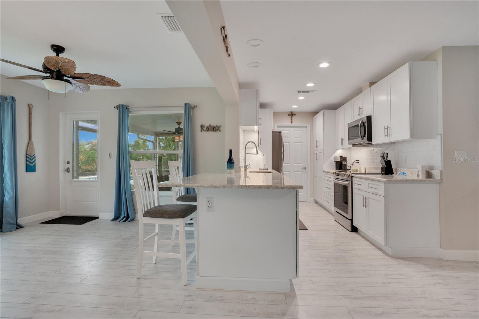 Image 11 of 36 For 631 Coral Drive