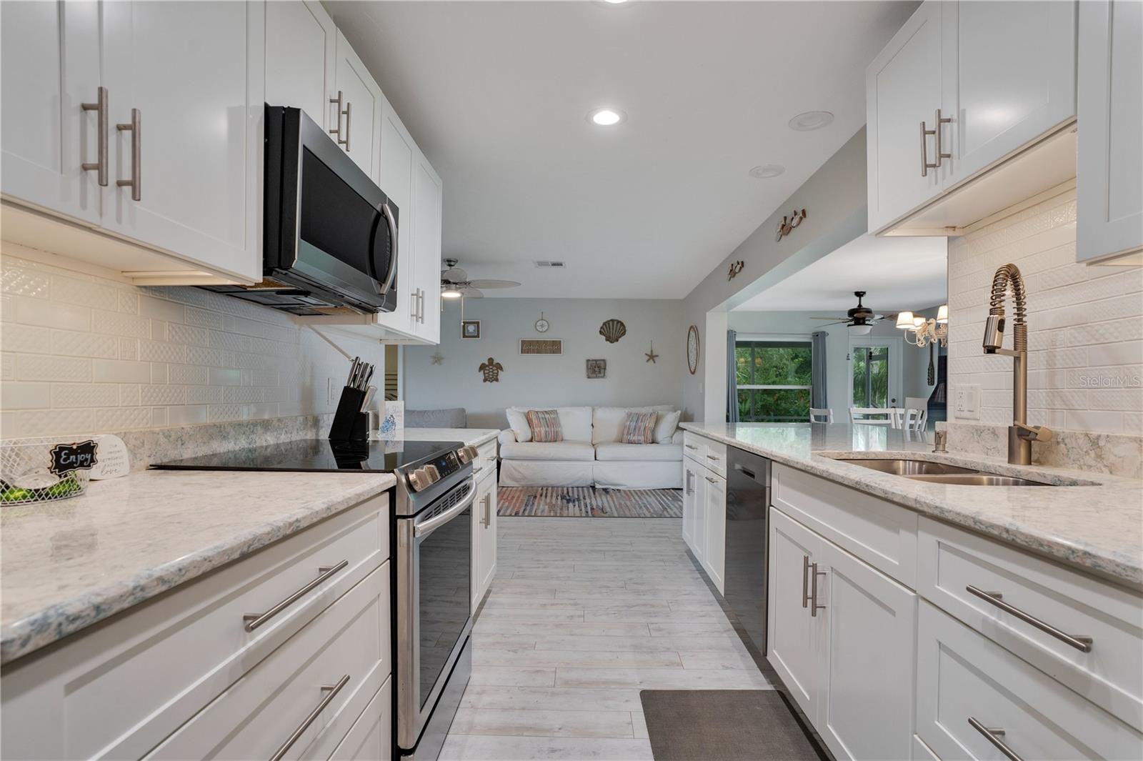 Image 22 of 36 For 631 Coral Drive