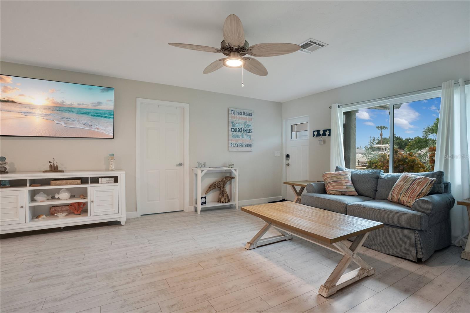 Image 3 of 36 For 631 Coral Drive