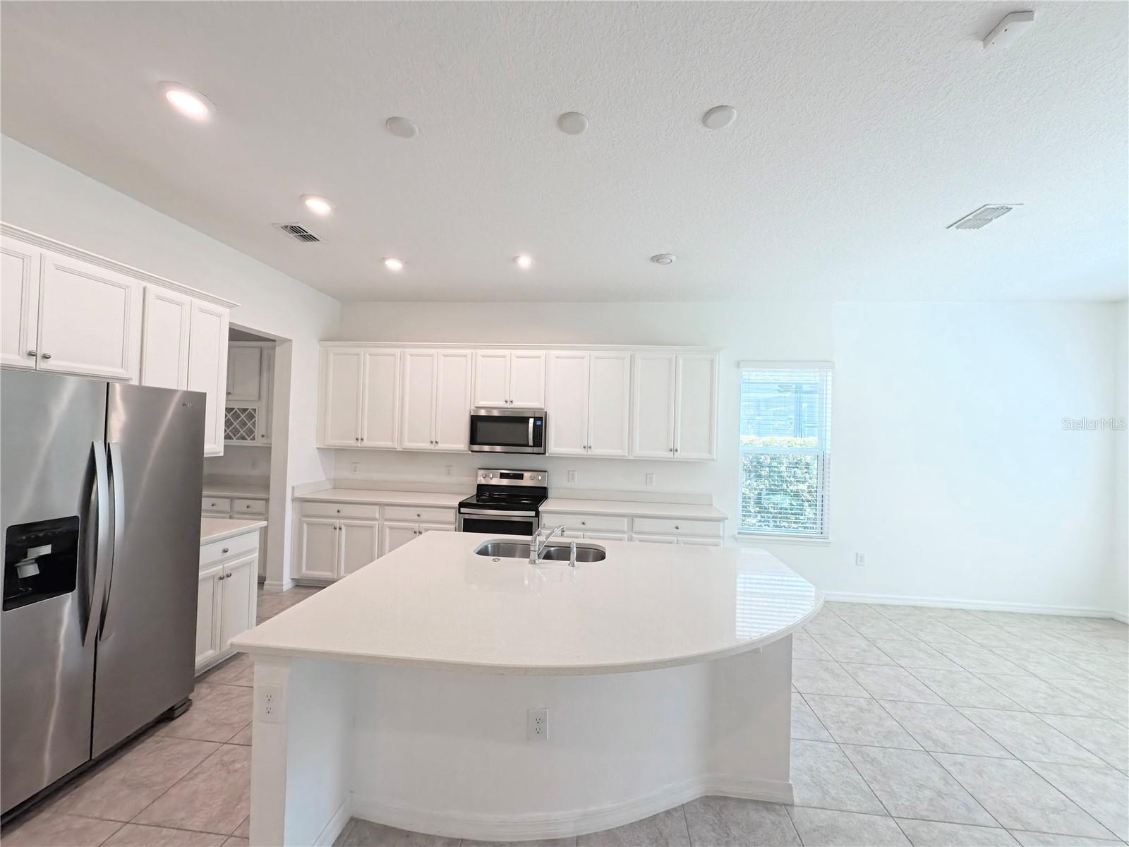 Image 11 of 39 For 12676 Salomon Cove Drive