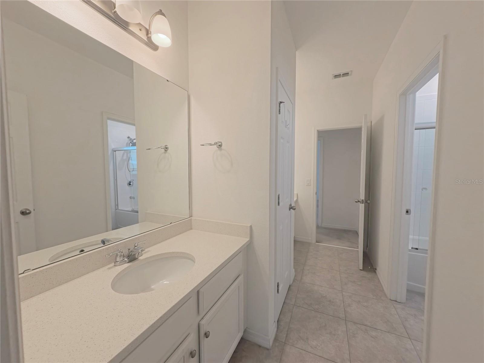 Image 30 of 39 For 12676 Salomon Cove Drive