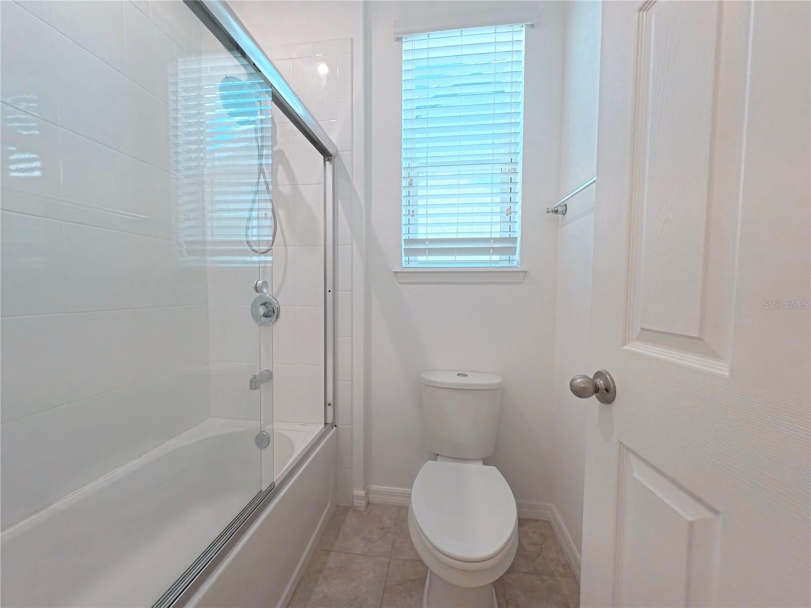 Image 31 of 39 For 12676 Salomon Cove Drive