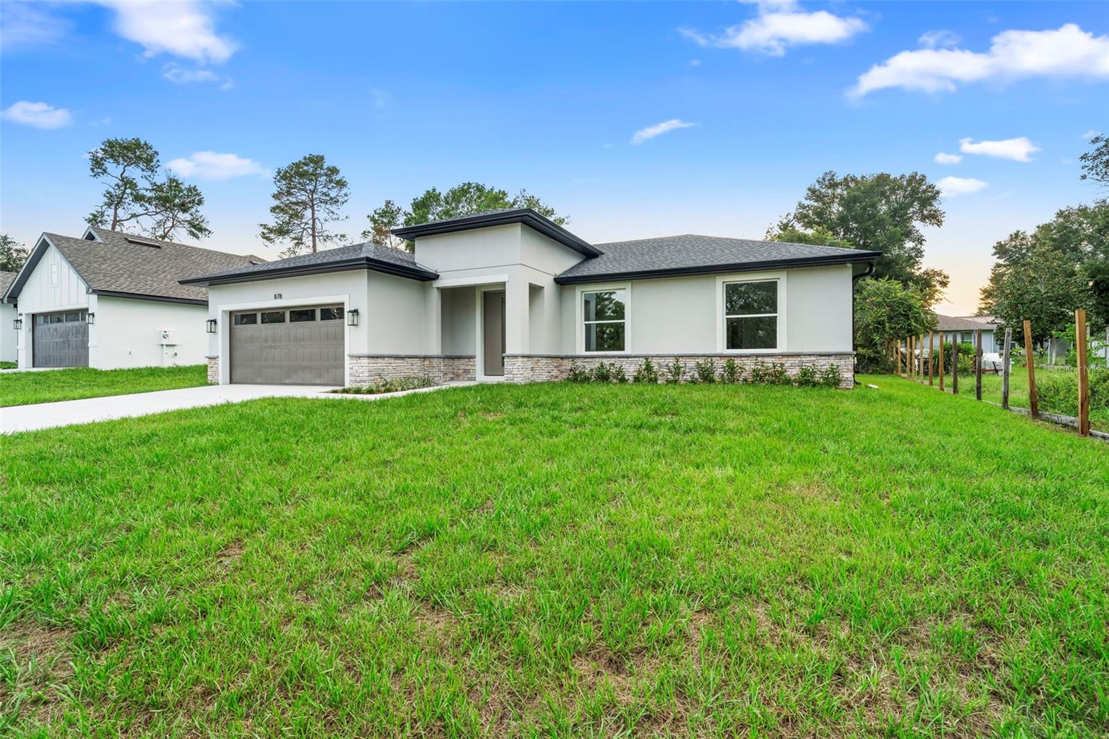 Image 12 of 41 For 878 Pine Avenue