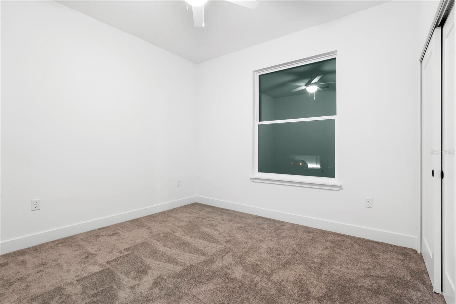 Image 22 of 41 For 878 Pine Avenue
