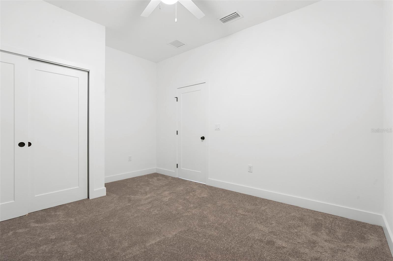 Image 24 of 41 For 878 Pine Avenue