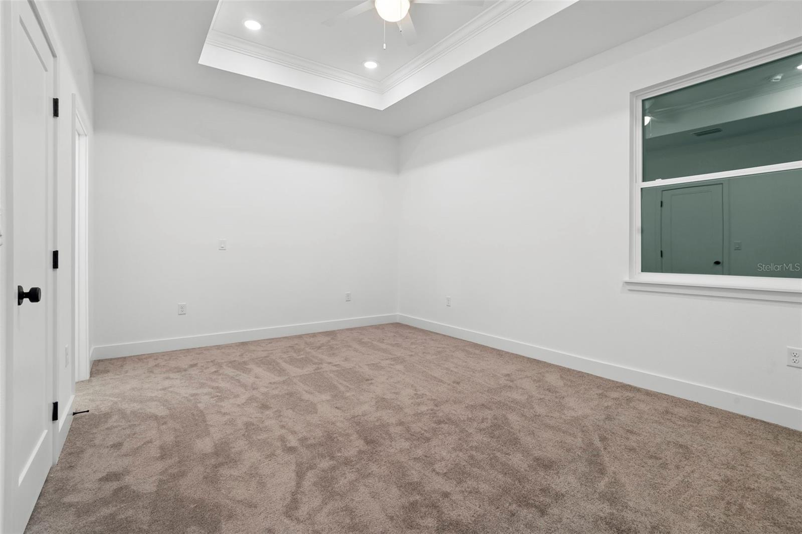 Image 31 of 41 For 878 Pine Avenue