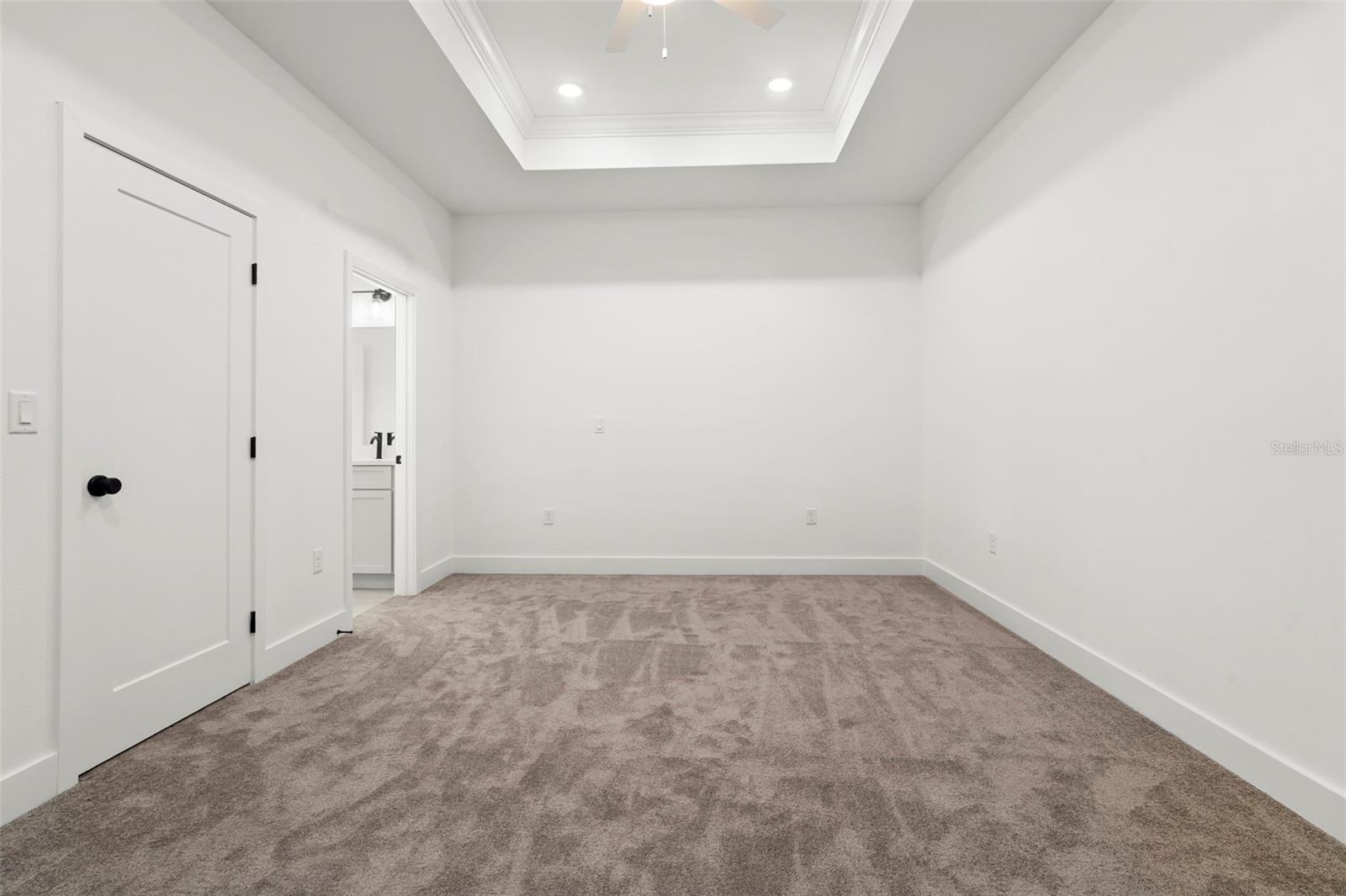 Image 32 of 41 For 878 Pine Avenue