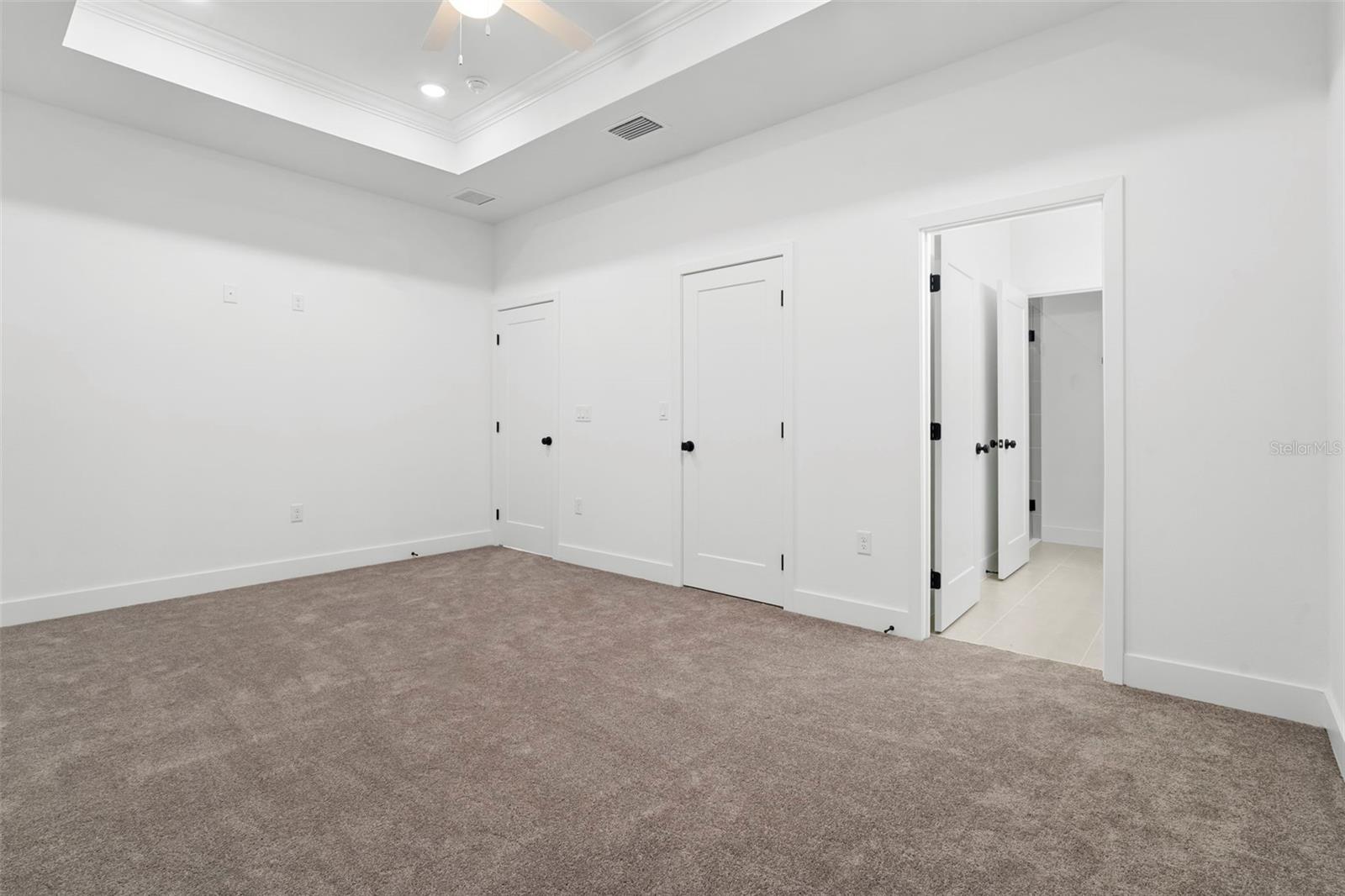 Image 33 of 41 For 878 Pine Avenue
