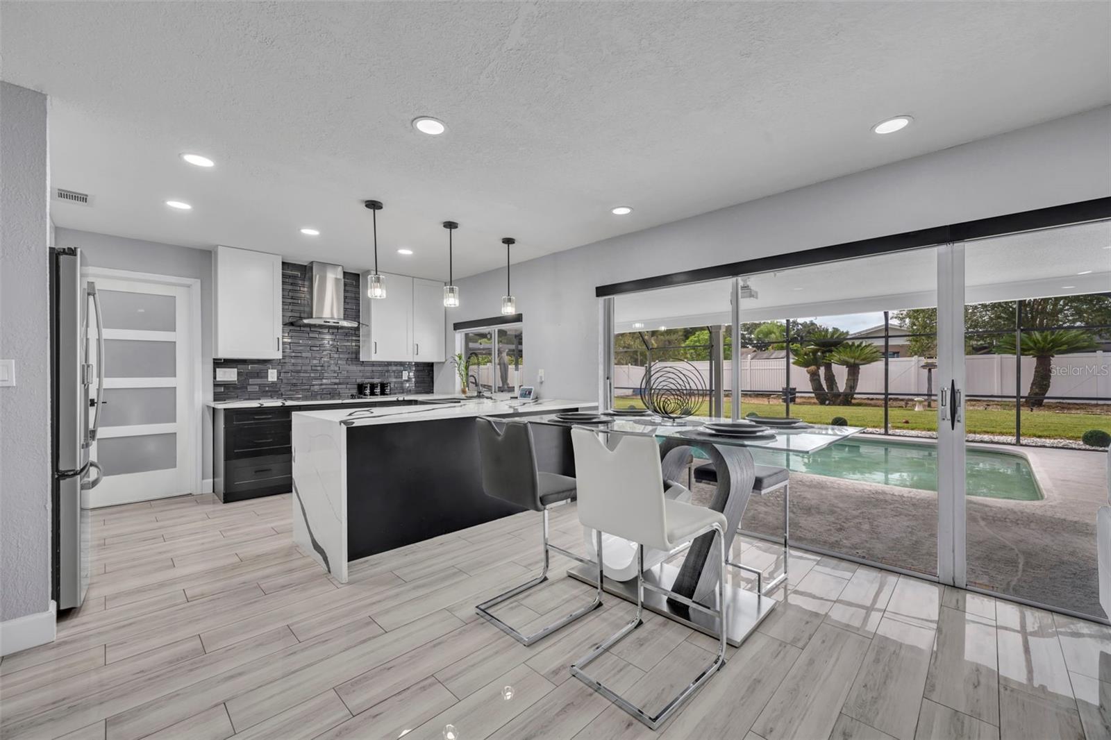 Image 10 of 41 For 408 Oak Hill Drive