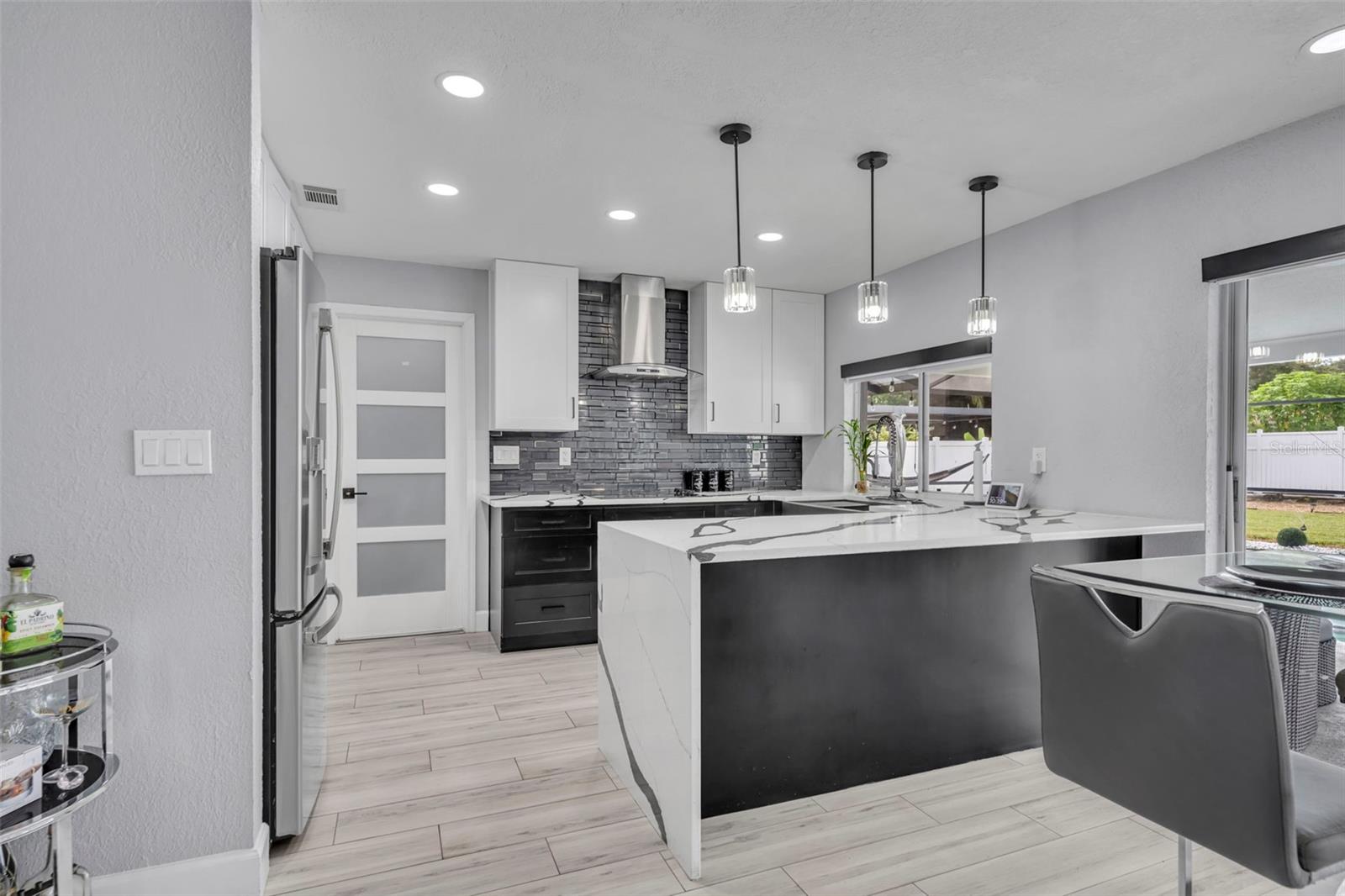 Image 11 of 41 For 408 Oak Hill Drive