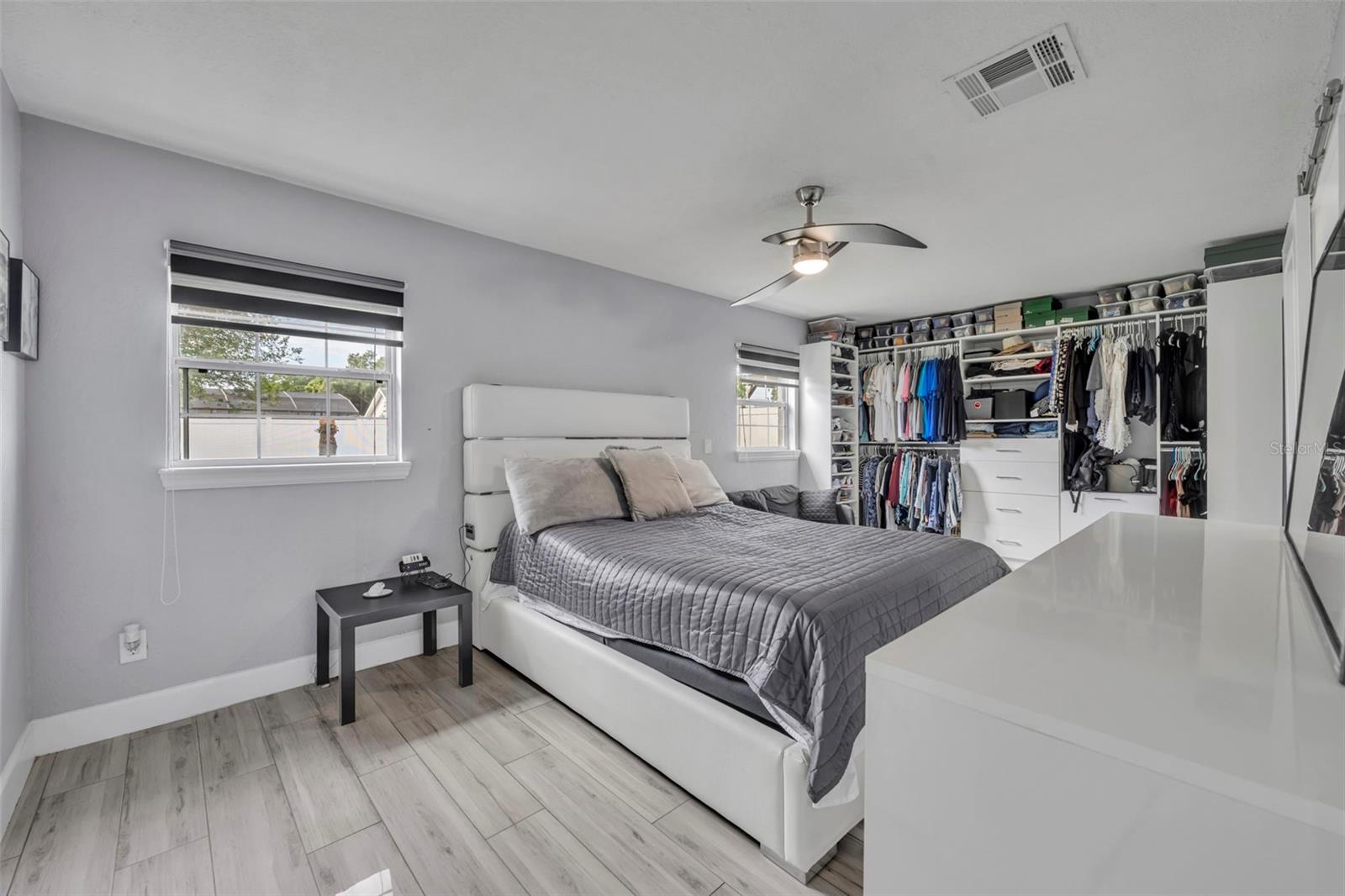 Image 21 of 41 For 408 Oak Hill Drive