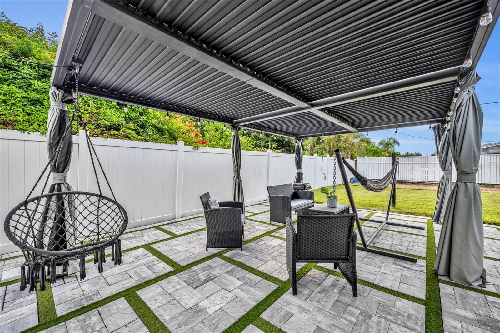 Image 32 of 41 For 408 Oak Hill Drive
