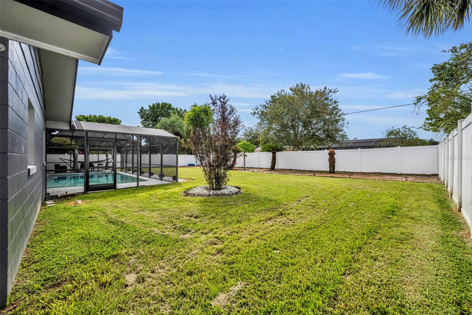 Image 37 of 41 For 408 Oak Hill Drive