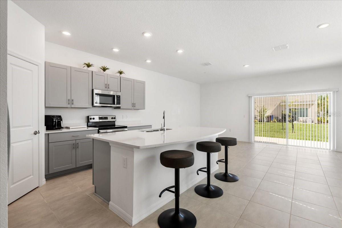 Image 4 of 15 For 4940 Spangle Drive