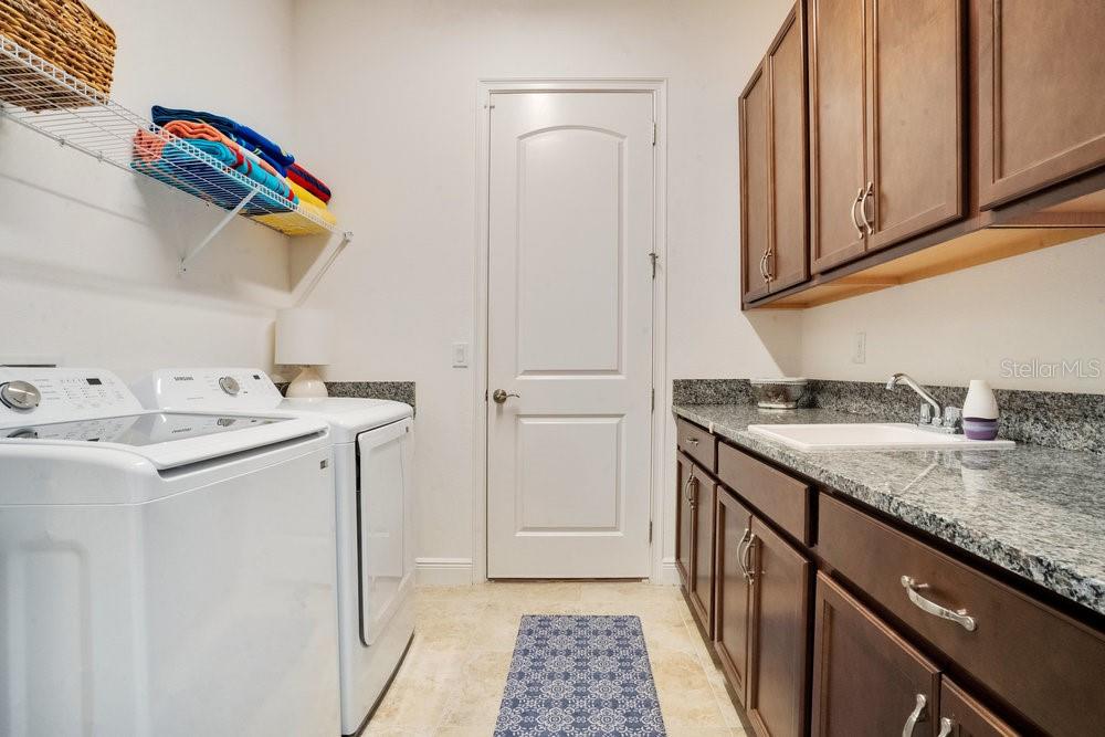 Image 36 of 74 For 2699 Midsweet Ave