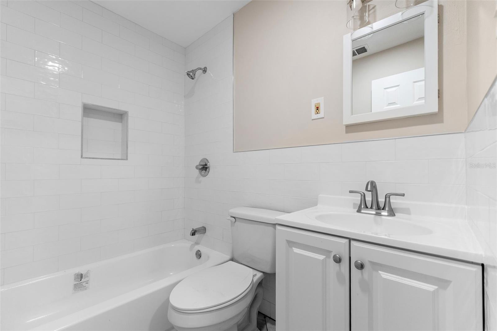 Image 15 of 30 For 2524 Anastasia Drive