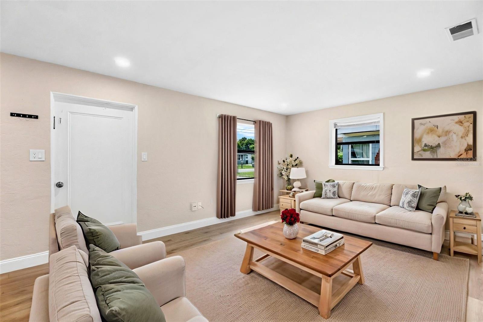 Image 6 of 30 For 2524 Anastasia Drive