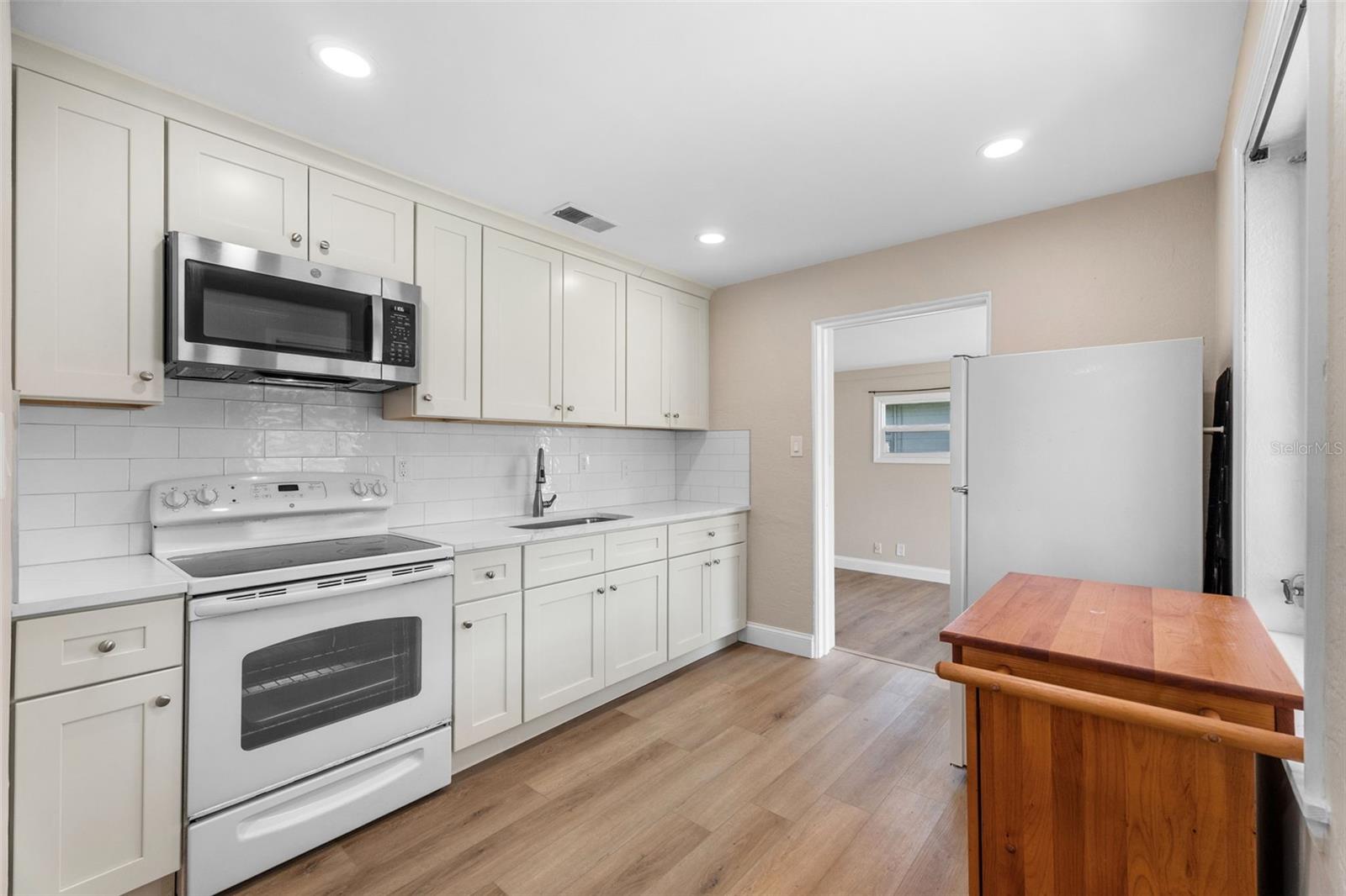 Image 8 of 30 For 2524 Anastasia Drive