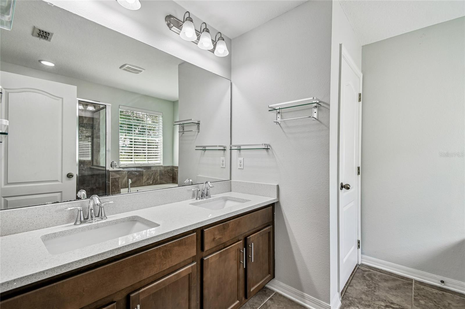 Image 12 of 25 For 2641 River Landing Drive