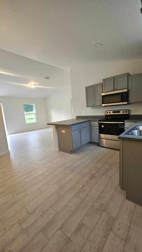 Image 3 of 14 For 14690 24th Place