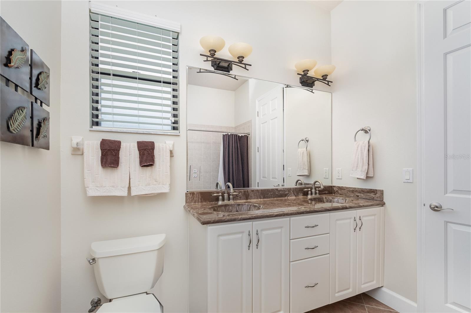 Image 37 of 50 For 2718 Winterford Drive