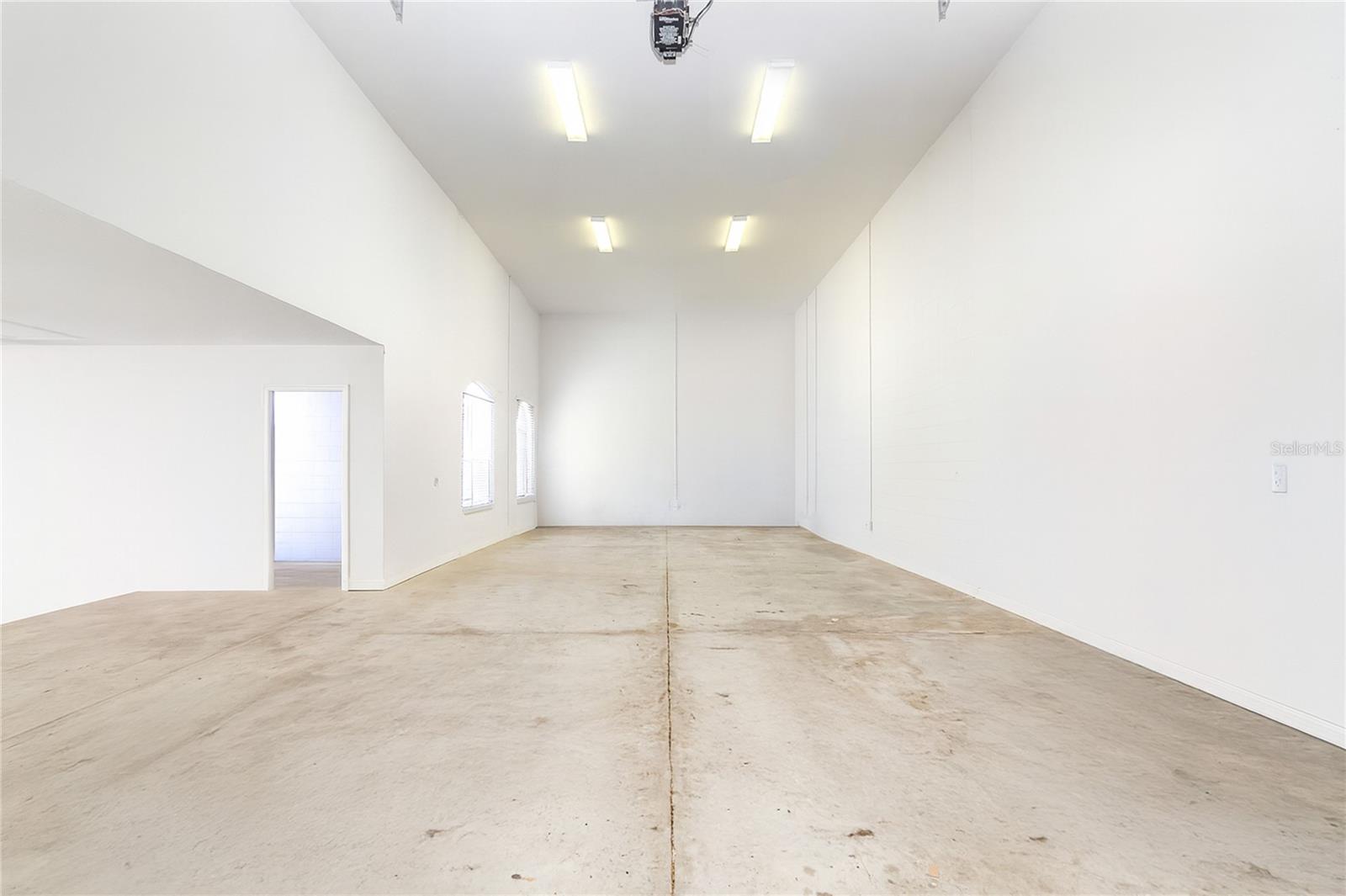 Image 5 of 50 For 2718 Winterford Drive