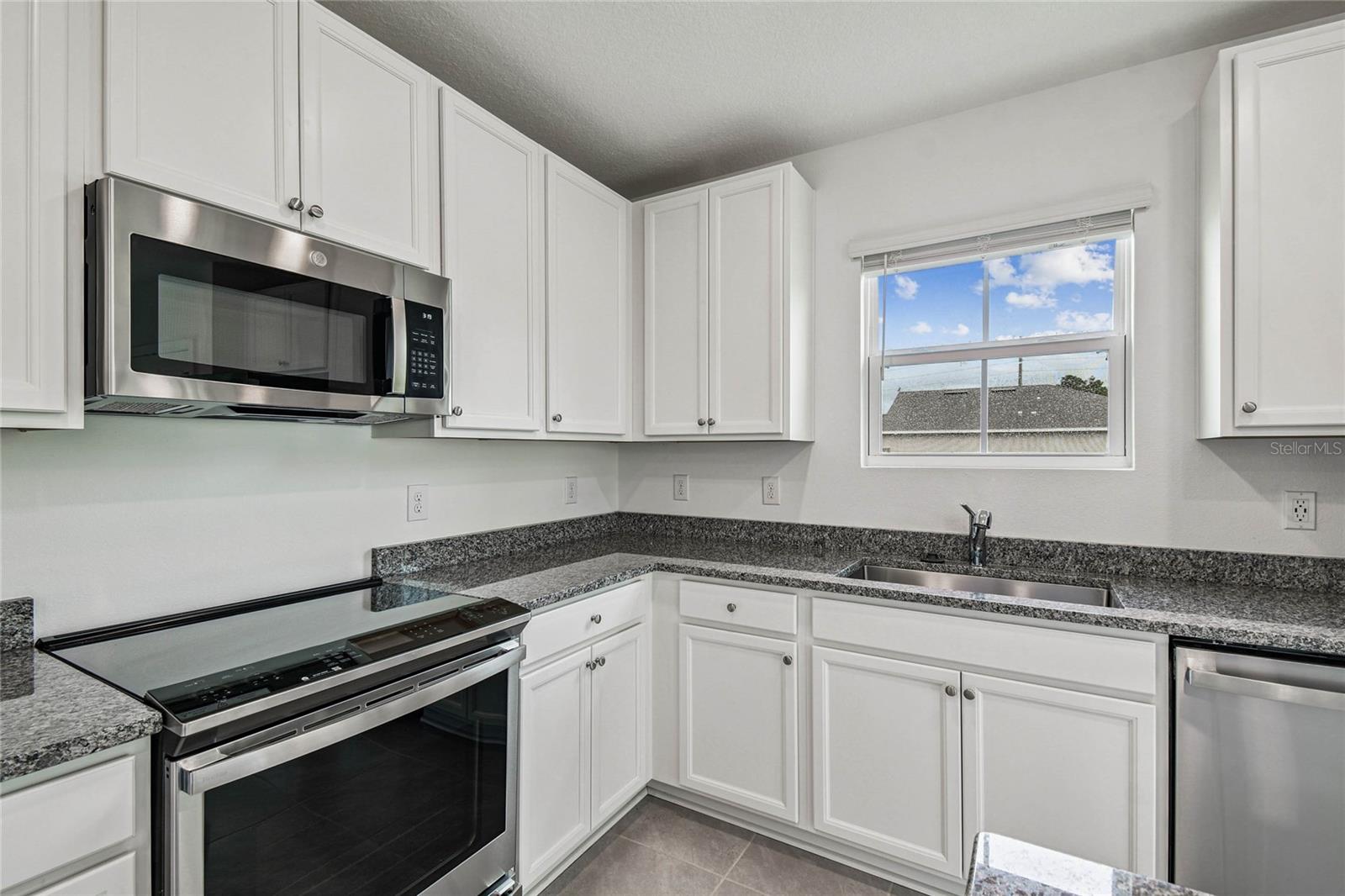 Image 7 of 30 For 8271 Wakefield Drive