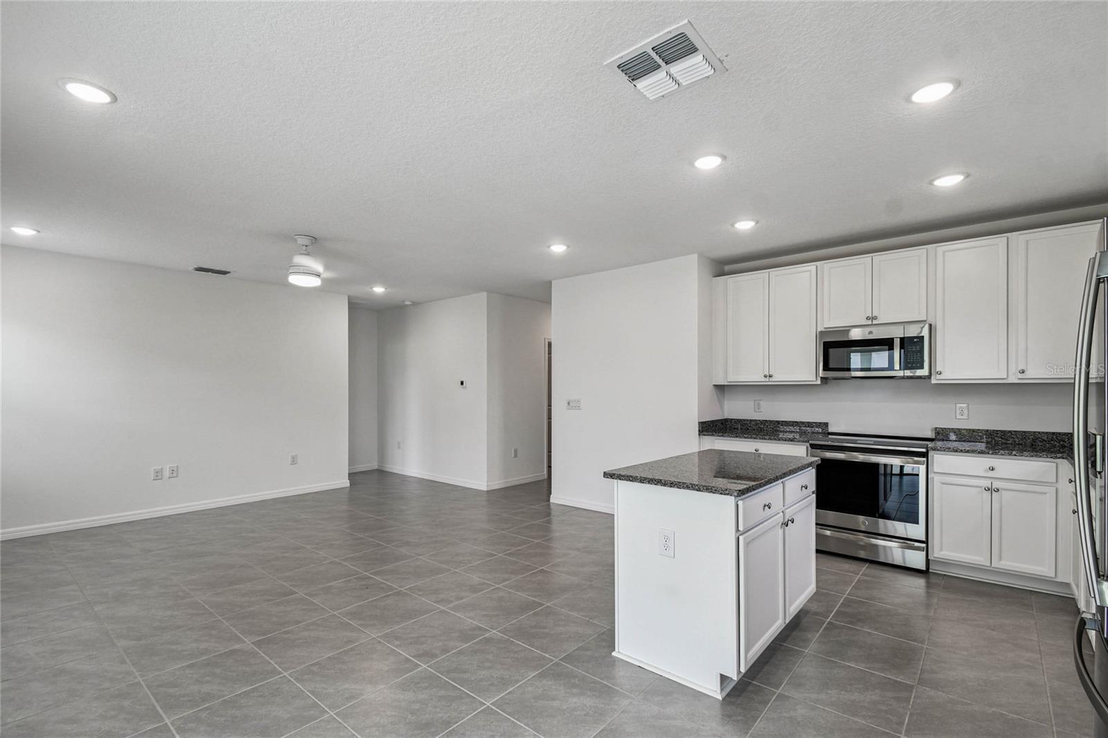 Image 8 of 30 For 8271 Wakefield Drive