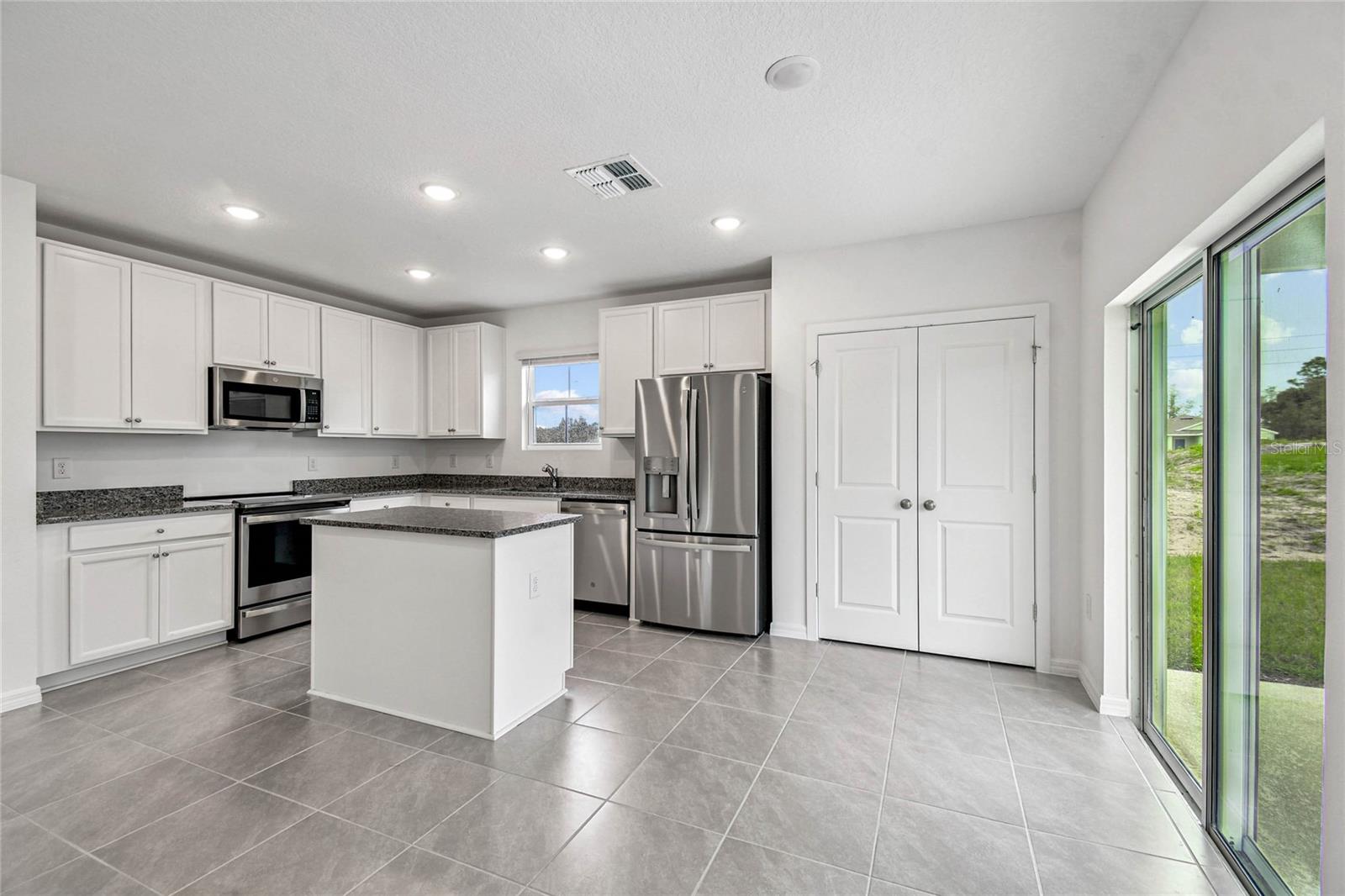 Image 9 of 30 For 8271 Wakefield Drive