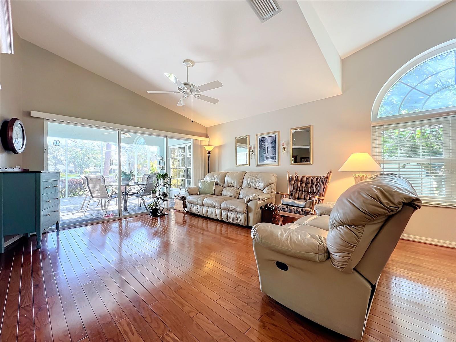 Image 10 of 27 For 7319 Eleanor Circle