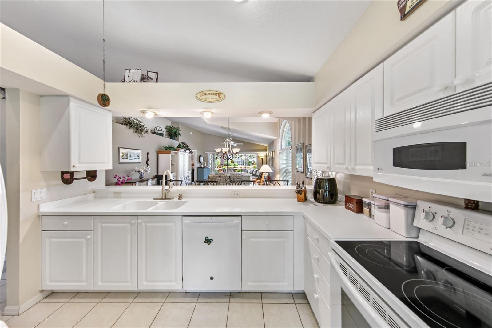 Image 4 of 27 For 7319 Eleanor Circle