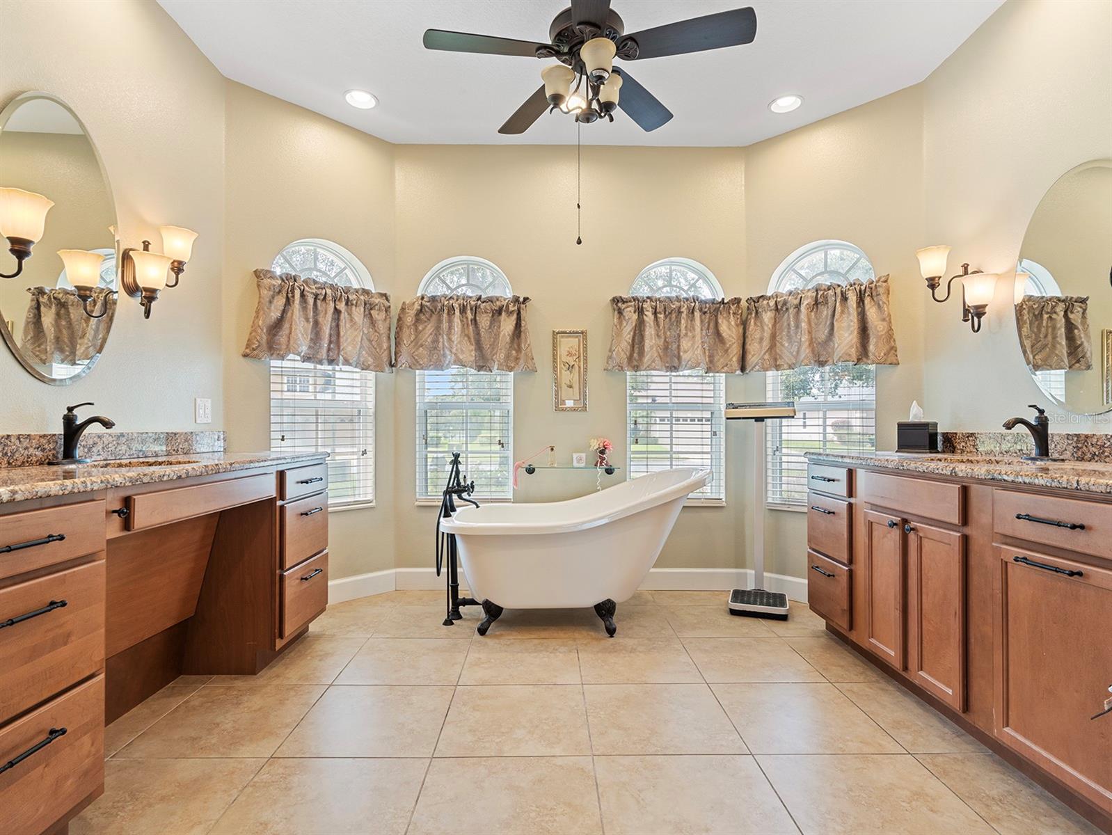 Image 17 of 79 For 4929 Parkview Drive