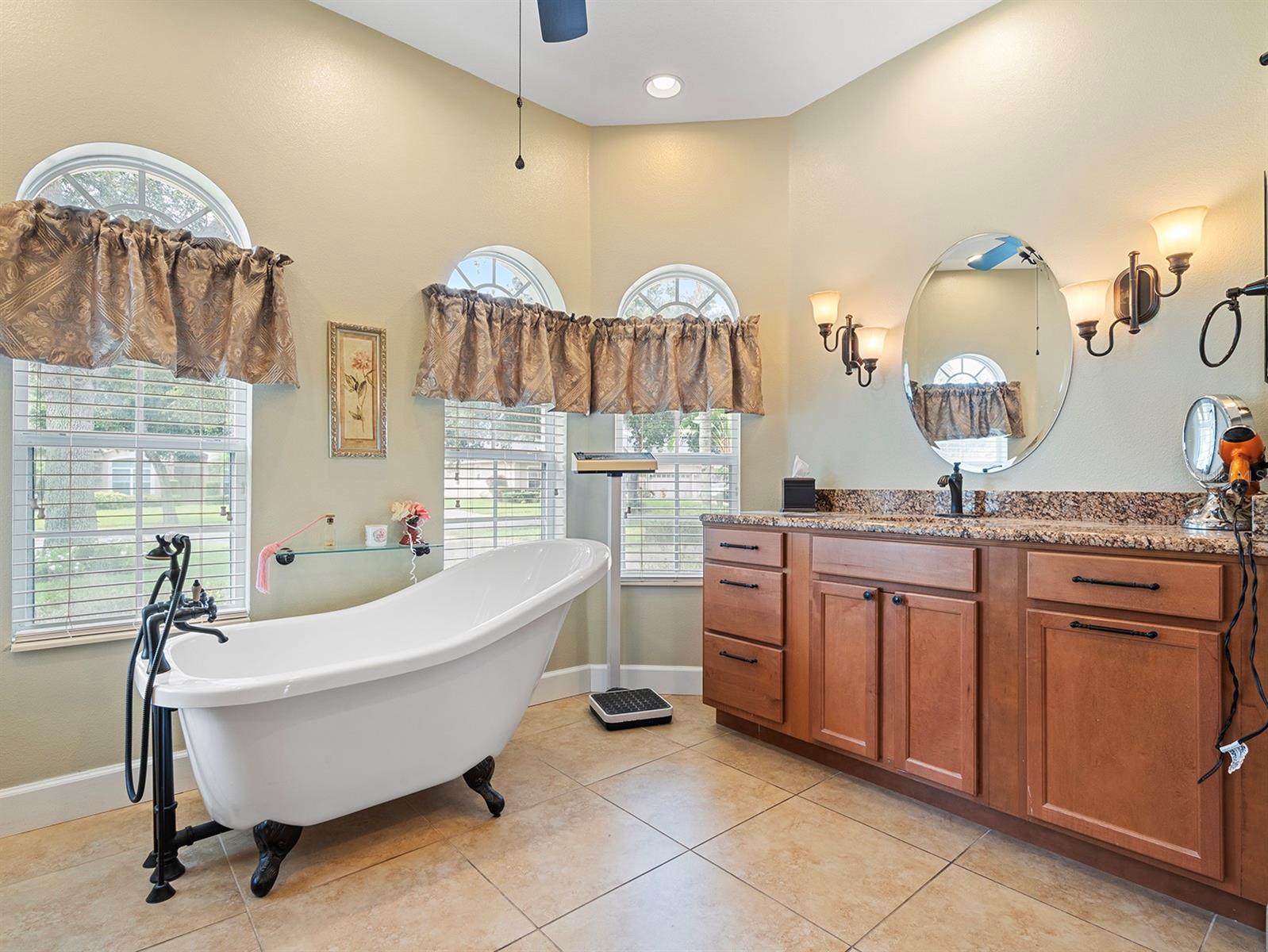 Image 18 of 79 For 4929 Parkview Drive