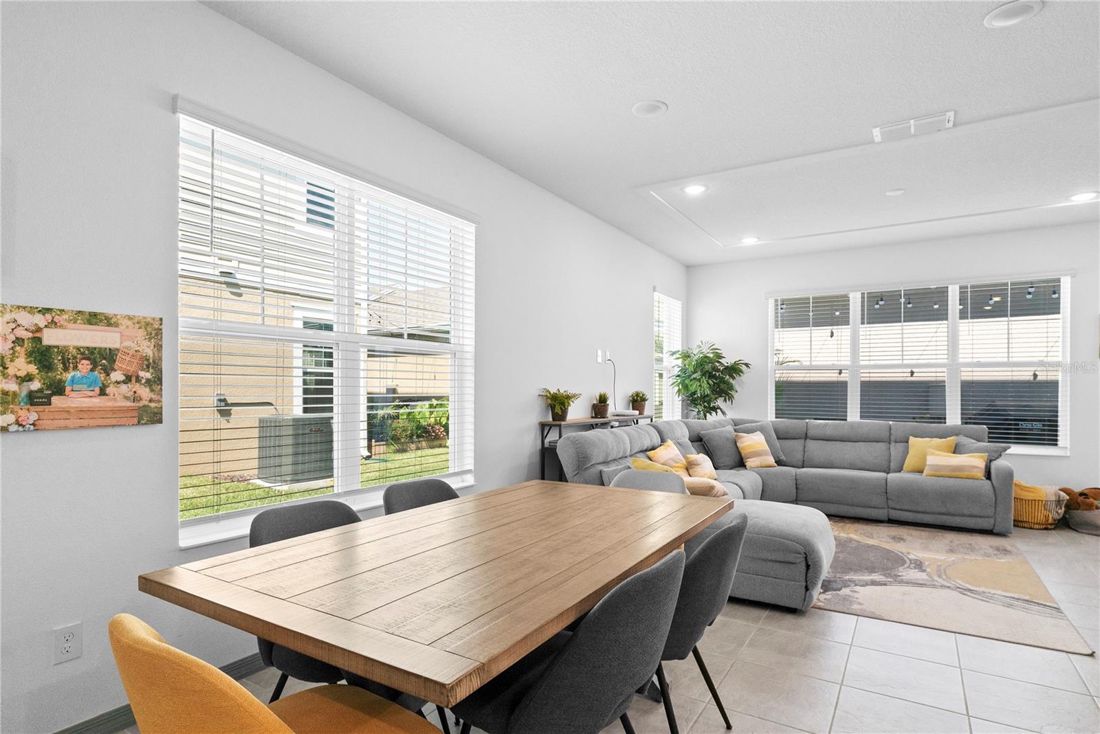 Image 6 of 25 For 7369 Mezzano Ln