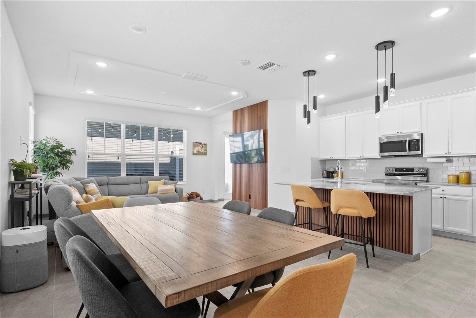 Image 7 of 25 For 7369 Mezzano Ln