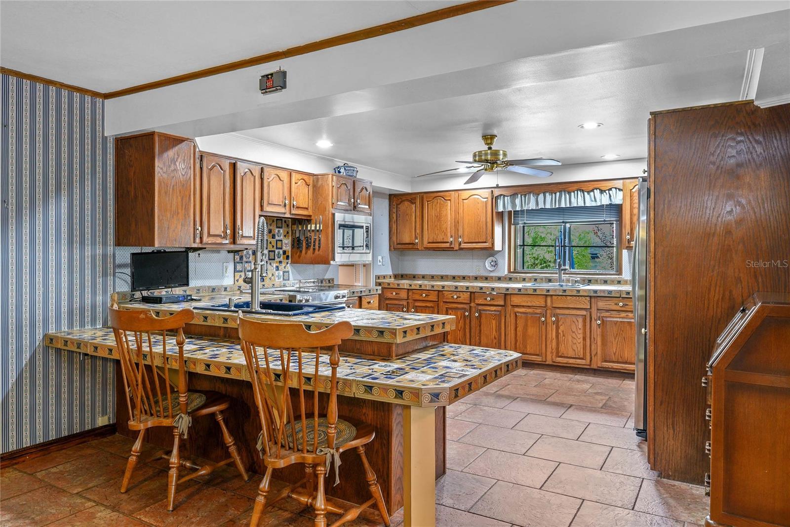 Image 14 of 51 For 825 Palmer Avenue