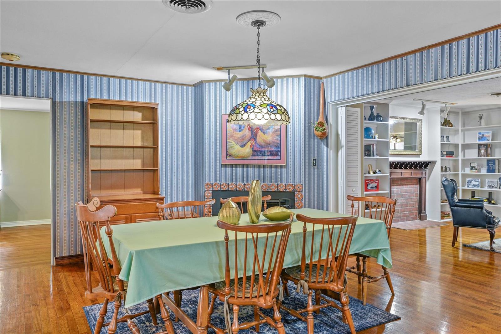 Image 19 of 51 For 825 Palmer Avenue