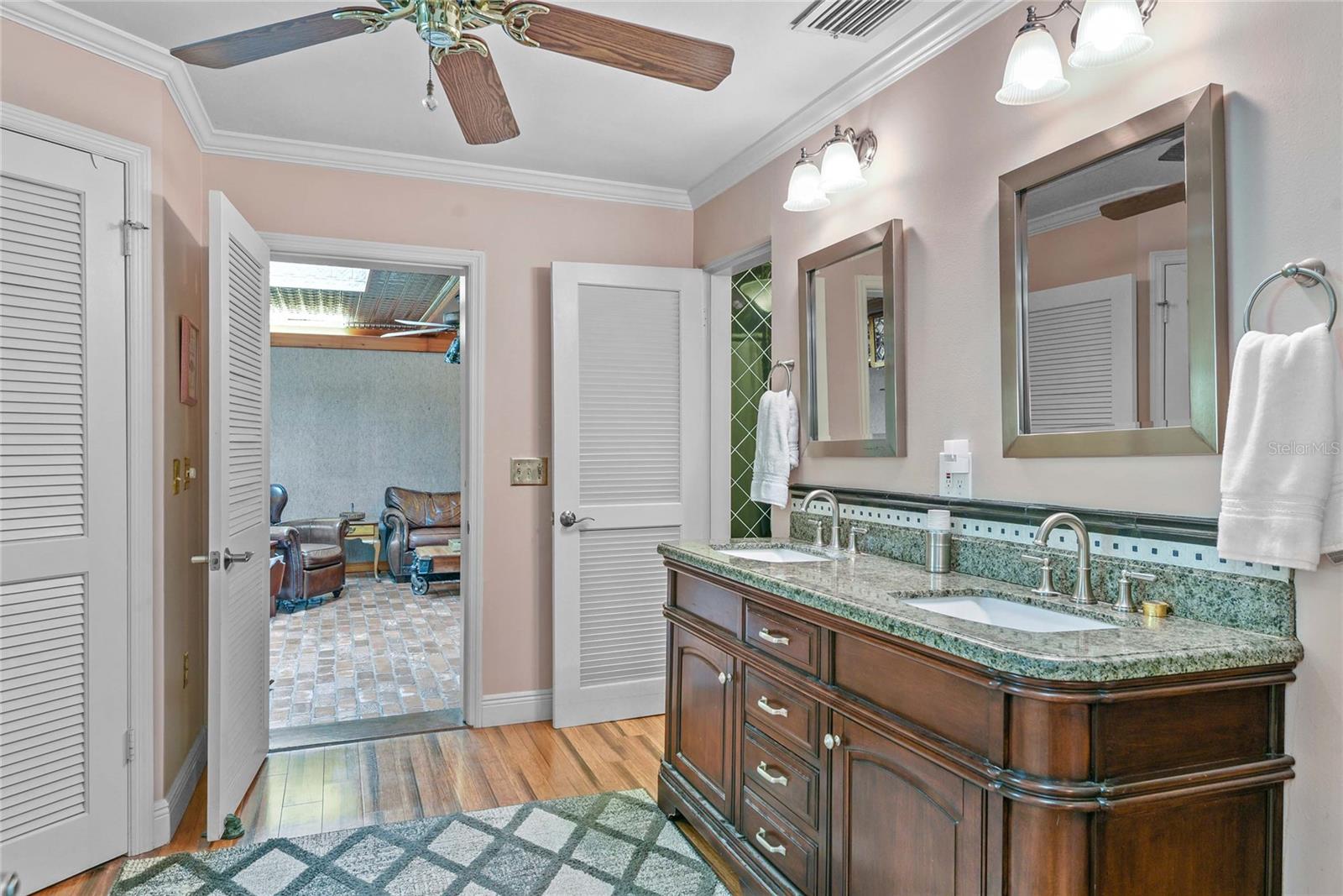 Image 31 of 51 For 825 Palmer Avenue