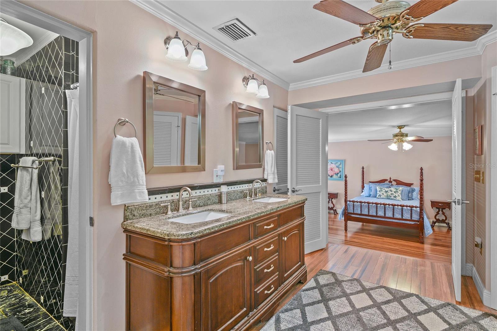 Image 32 of 51 For 825 Palmer Avenue